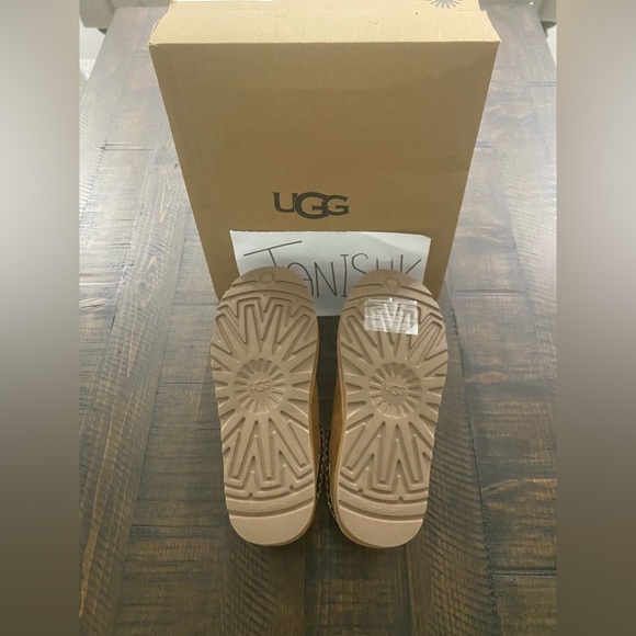 Chestnut Ugg Tasmans - Picture 4 of 7